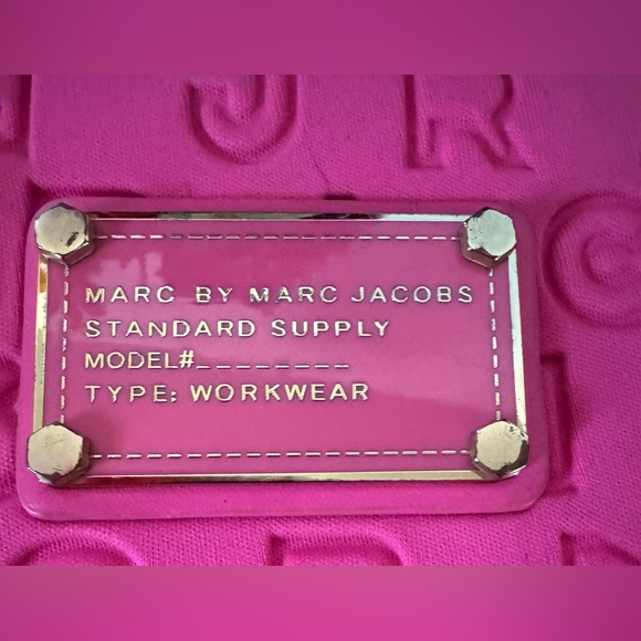 Marc by Marc Jacobs EUC  iPad /tablet padded zip case - Picture 3 of 4